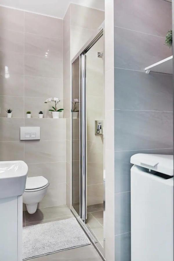 P&O Serviced Apartments Siedmiogrodzka III Warsaw Luaran gambar